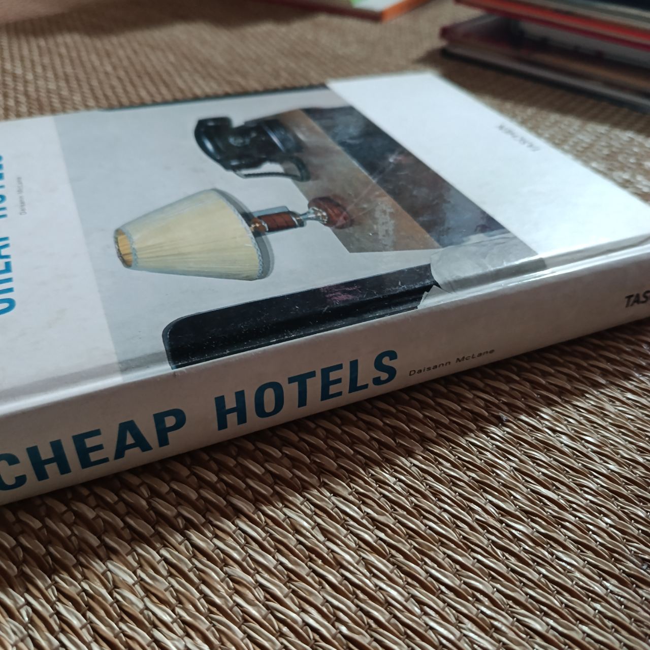 "Cheap Hotels" — Daisann McLane (Taschen) (2/3)