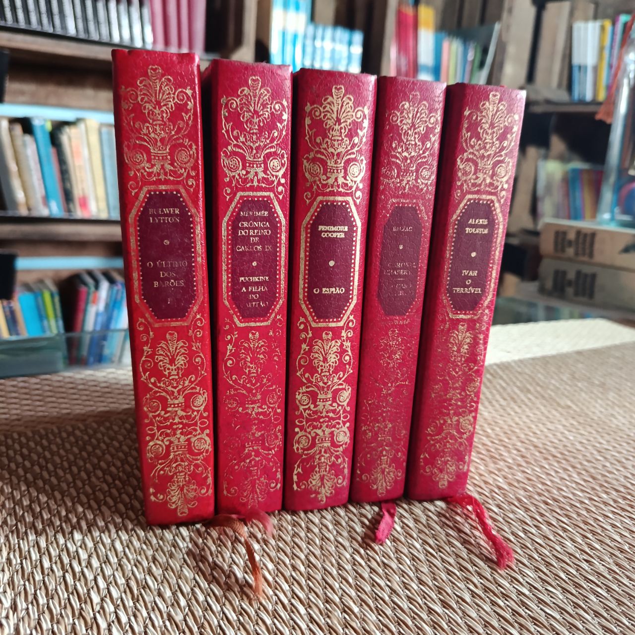 Coleção Os Grandes Romances Históricos (Lote de 5 VolumesVários (Balzac, Puchkine, Mérimée, Alexis Tolstoi, Fenimore Cooper, Bulwer-Lytton)