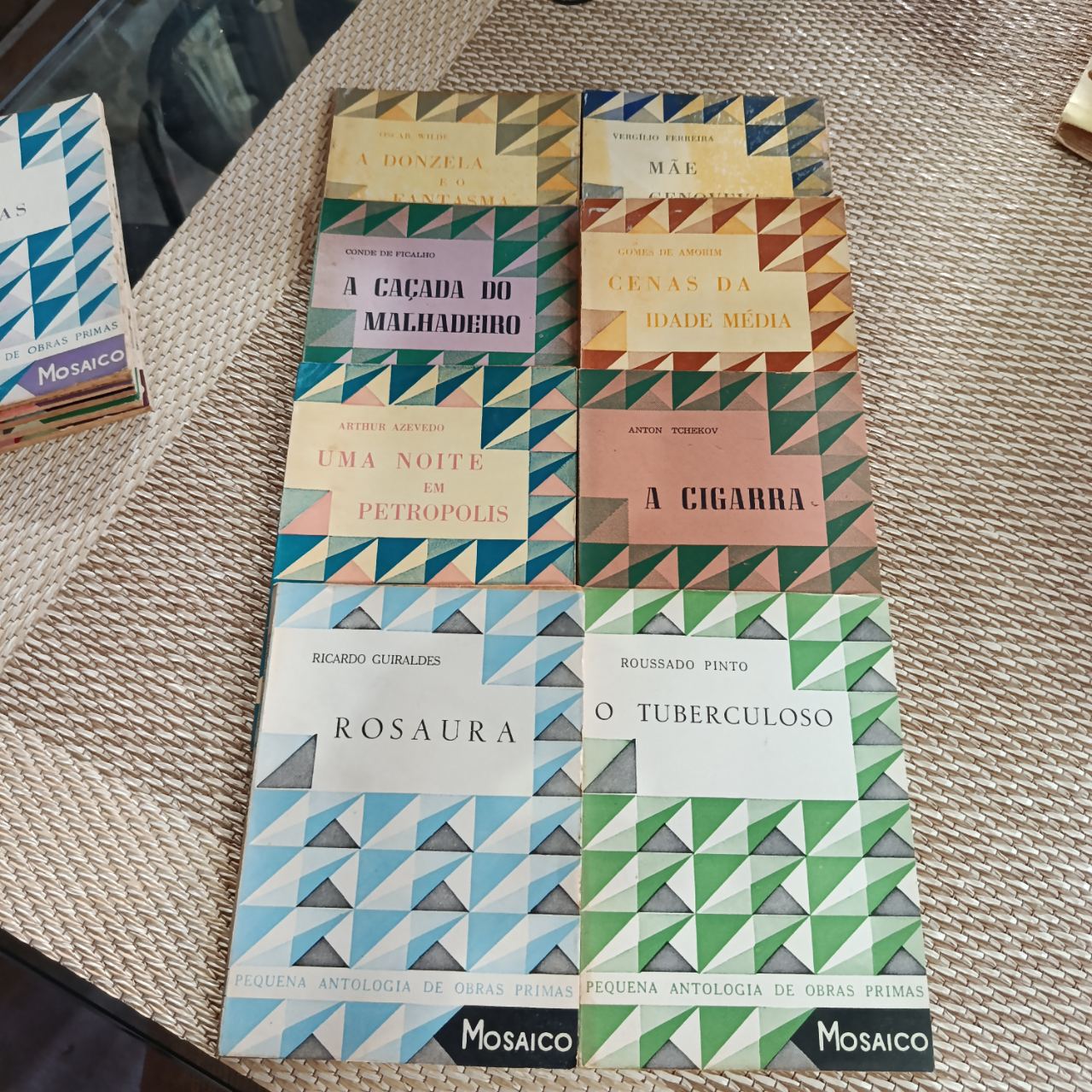 Coleção Mosaico — Pequena Antologia de Obras Primas (Lote de 21 Volumes)Vários (Vergílio Ferreira, Anton Tchekov, Júlio Diniz, Oscar Wilde, Teófilo Braga, Mário Braga, etc.) (2/4)