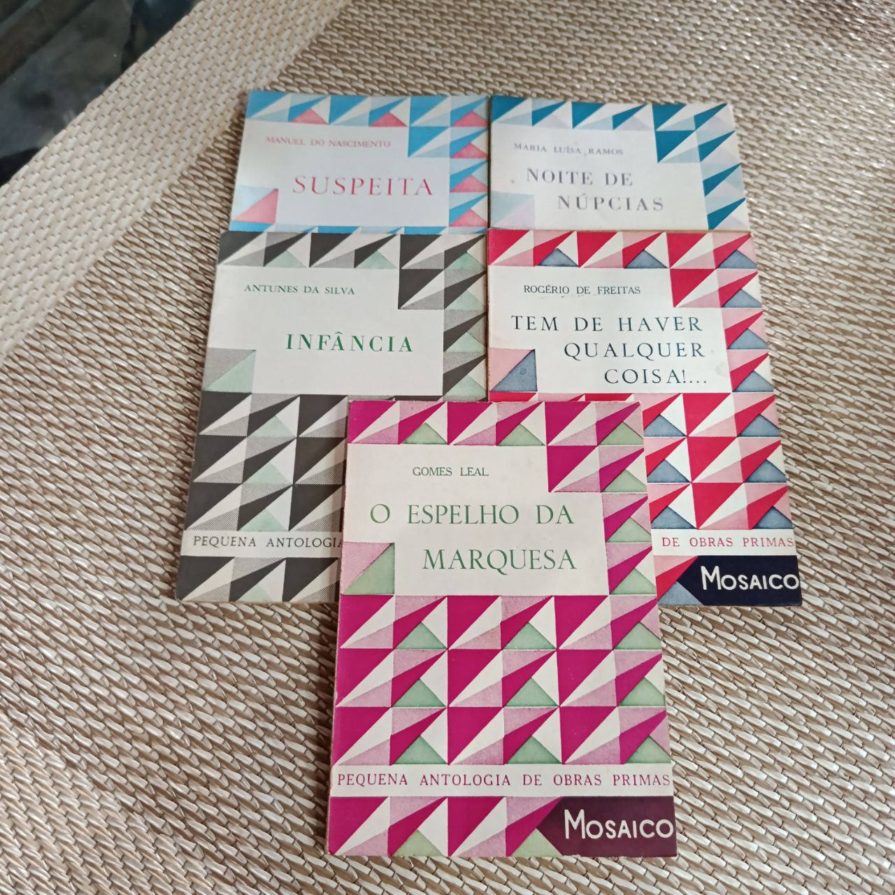 Coleção Mosaico — Pequena Antologia de Obras Primas (Lote de 21 Volumes)Vários (Vergílio Ferreira, Anton Tchekov, Júlio Diniz, Oscar Wilde, Teófilo Braga, Mário Braga, etc.) (4/4)