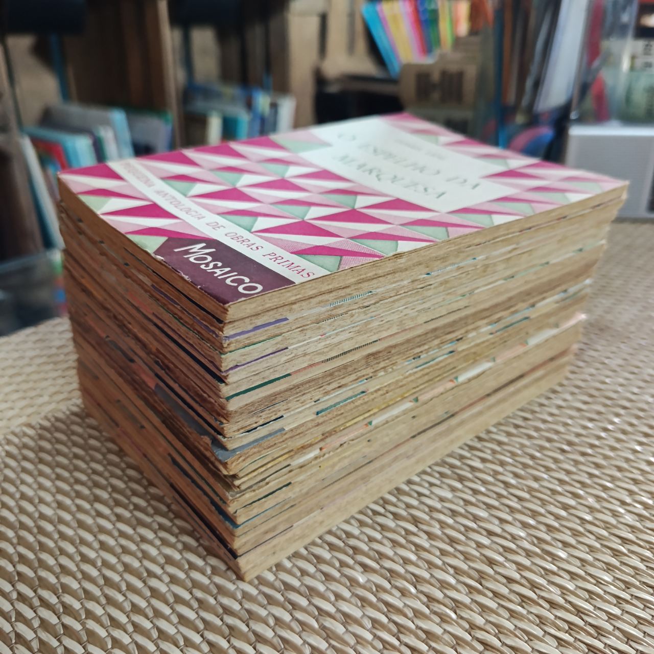 Coleção Mosaico — Pequena Antologia de Obras Primas (Lote de 21 Volumes)Vários (Vergílio Ferreira, Anton Tchekov, Júlio Diniz, Oscar Wilde, Teófilo Braga, Mário Braga, etc.)