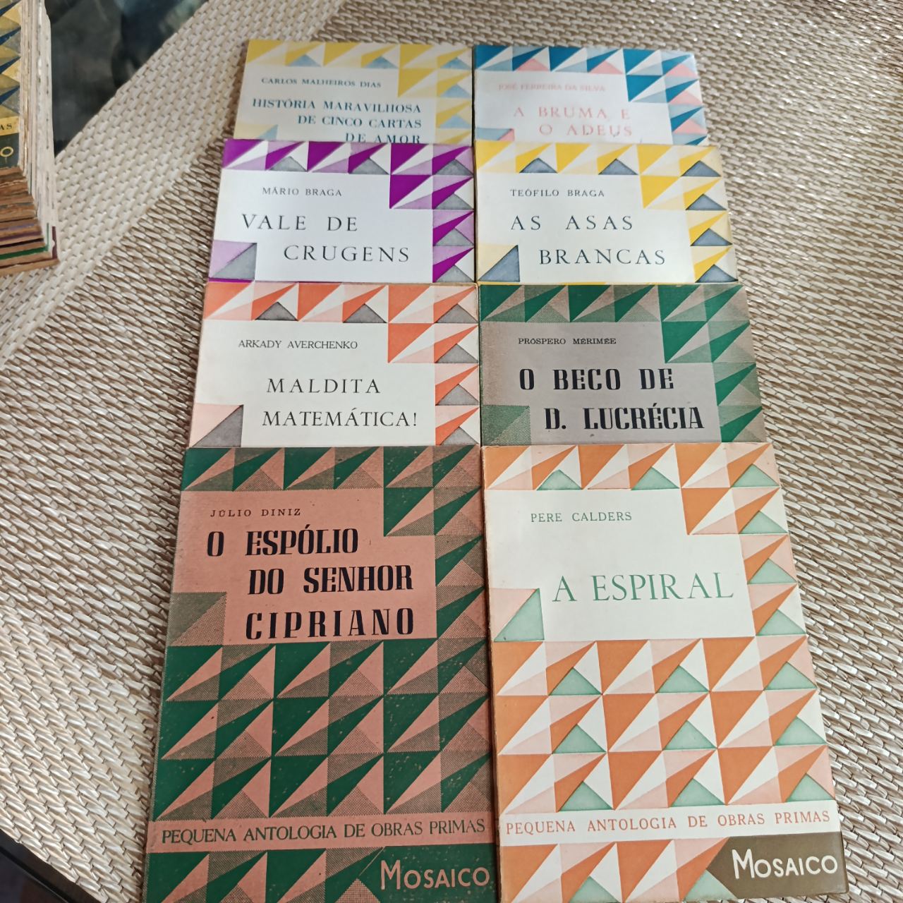 Coleção Mosaico — Pequena Antologia de Obras Primas (Lote de 21 Volumes)Vários (Vergílio Ferreira, Anton Tchekov, Júlio Diniz, Oscar Wilde, Teófilo Braga, Mário Braga, etc.) (3/4)